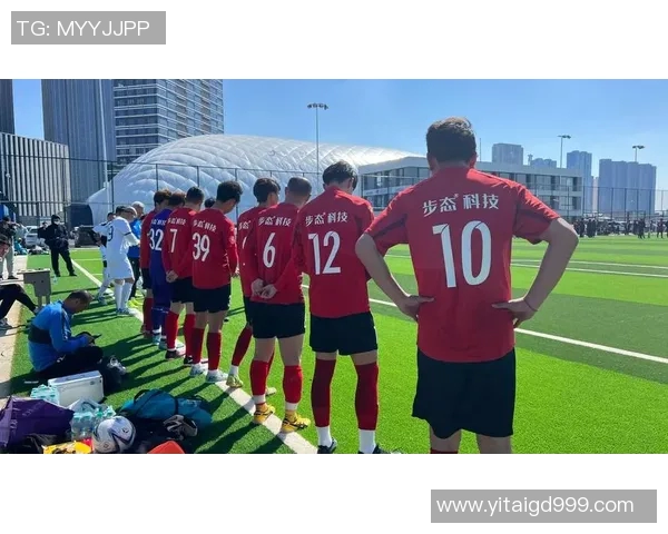 足球场上英年早逝的球星们：他们的生命与梦想定格在绿茵场上